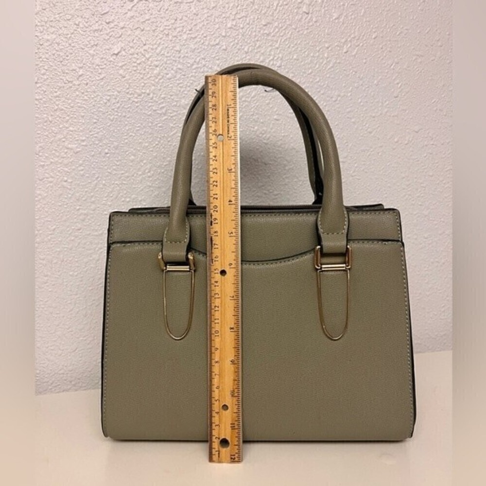 Women's‎ green bag. - Picture 8 of 12